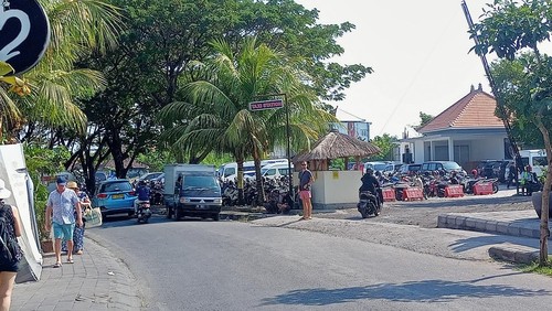 Pos pangkalan komunitas transport di Canggu, Kuta Utara, Badung. (Agus Eka/detikBali)