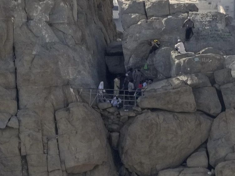 Potret Gua Hira, Tempat Nabi Muhammad Menerima Wahyu