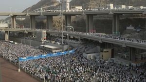 Potret Kepadatan Jamarat Usai Jemaah Haji Lempar Jumrah Hari Kedua