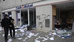 Prancis Rusuh, Massa Rusak Bank hingga Toko