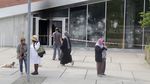 Prancis Rusuh, Massa Rusak Bank hingga Toko