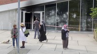 Meskipun pengerahan keamanan dilakukan secara besar-besaran, tindak kekerasan dan kerusakan dilaporkan terjadi di berbagai wilayah. AP Photo/Michel Spingler.