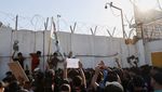 Kedubes Swedia di Baghdad Diserbu Massa Usai Pembakaran Al-Quran