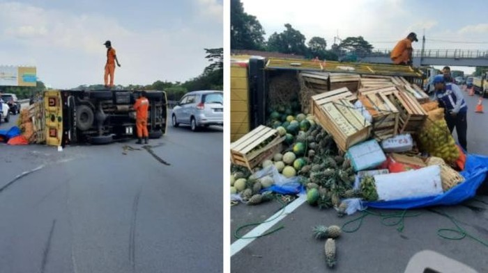 Truk buah terguling di Tol Jagorawi (dok.istimewa)