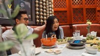 Kedekatannya dengan Feby Rastanti juga pernah mencuri perhatian netizen. Momen kuliner bersama sering keduanya perlihatkan. Foto: Instagram @bramastavrl