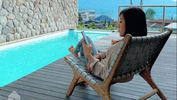 Saat ini merupakan libur panjang momen Idul Adha 2023. Bagi detikers yang liburan ke Kota Batu, berikut rekomendasi vila dan penginapan yang estetik.
