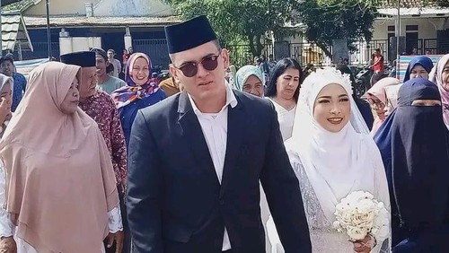 Viral video pernikahan bule AS dengan perempuan Dompu, NTB, dengan tenda sederhana layaknya warga lokal.