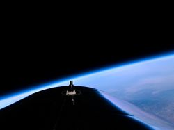Wisata Antariksa Virgin Galactic Akhirnya Mengangkasa