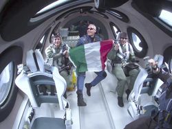 Wisata Antariksa Virgin Galactic Akhirnya Mengangkasa