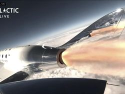 Wisata Antariksa Virgin Galactic Akhirnya Mengangkasa