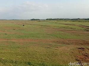 Waduk Cipancuh Jadi Magnet Wisatawan Meski Airnya Surut