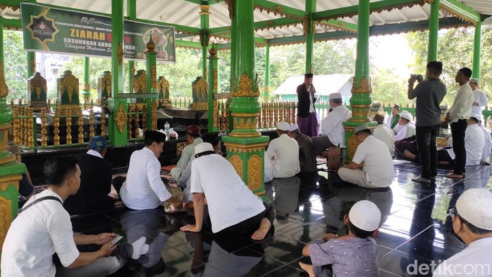 Zuriat Masagus dan Masayu menggelar ziarah kubro Sultan Susuhunan Abdurrahman.