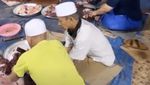10 Potret Artis Rayakan Idul Adha, Makan Bareng dan Bagi-bagi Daging Kurban