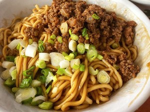 5 Bakmi Legendaris di Bandung yang Wajib Dikunjungi Saat Liburan