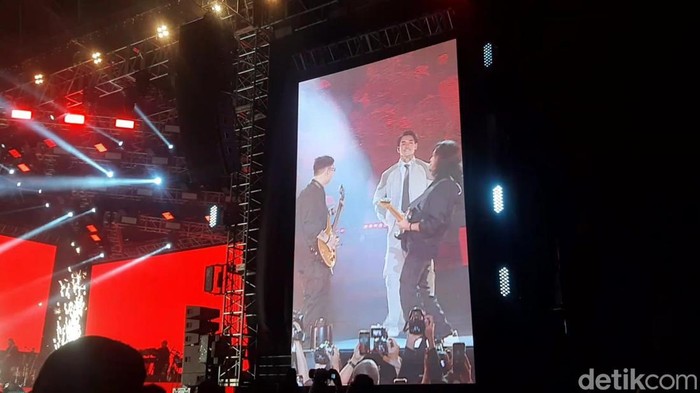 Konser Afgan dalam konser Afgan Evolution 2023.