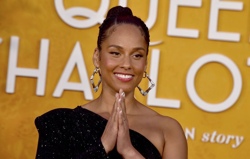 Alicia Keys arrives at the Los Angeles premiere of 