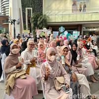 Tahun ini, Hijab Hunt berbeda dengan tahun sebelumnya. Tujuan dari Emeron Hijab Hunt 2023 kali ini adalah mencari konten kreator muslimah yang kreatif dan berani berekspresi di media sosial. Konten yang terpilih tentunya kreatif dan bisa menginspirasi Muslimah lainnya. Foto: Gresnia/Wolipop.