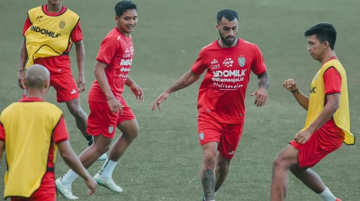 Bali United.