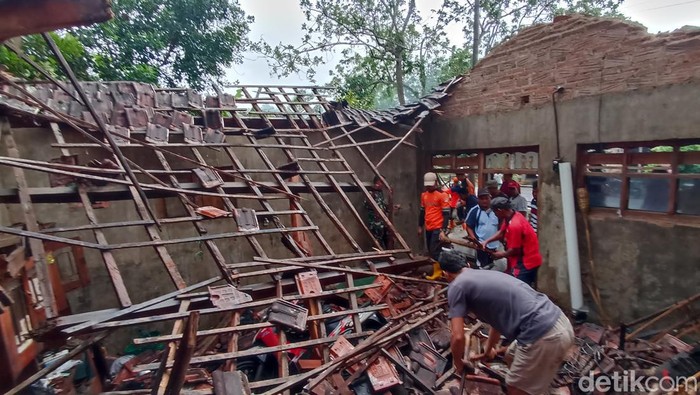Bangunan rusak terdampak gempa bantul di Trenggalek.