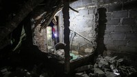 Menurut data BPBD DIY, gempa bumi berkekuatan Magnitudo 6,4 yang berpusat 86 kilometer barat daya Kabupaten Bantul berdampak di 19 titik yang tersebar di Kabupaten Bantul, Kulonprogo dan Gunungkidul. ANTARA FOTO/Hendra Nurdiyansyah.