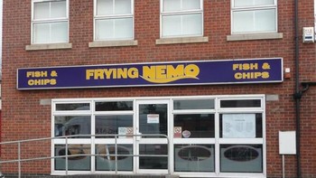 Restoran fish and chips plesetan dari film Finding Nemo. Foto: Boredpanda  