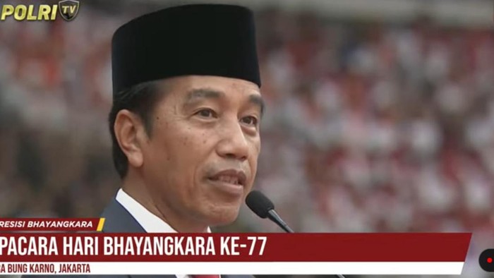 Jokowi di Acara Hari Bhayangkara ke-77