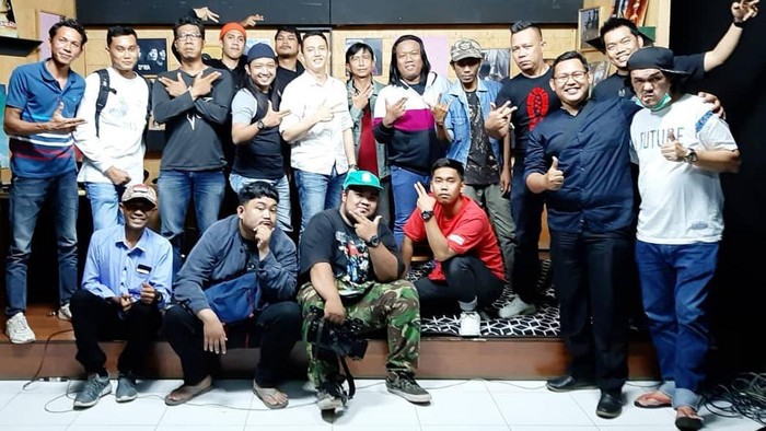 Kelompok seniman dan komedi saat mengisi salah satu acara di Palembang