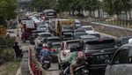 Jalur Wisata Anyer Macet Parah Sepanjang 5 Km