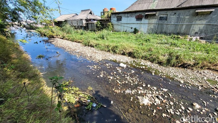 Kondisi Sungai Cipalabuhan, Sukabumi.
