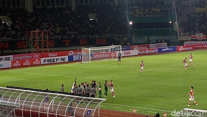 Laga Persis Solo vs Persebaya Surabaya di Stadion Manahan Solo, Sabtu (1/7/2023)