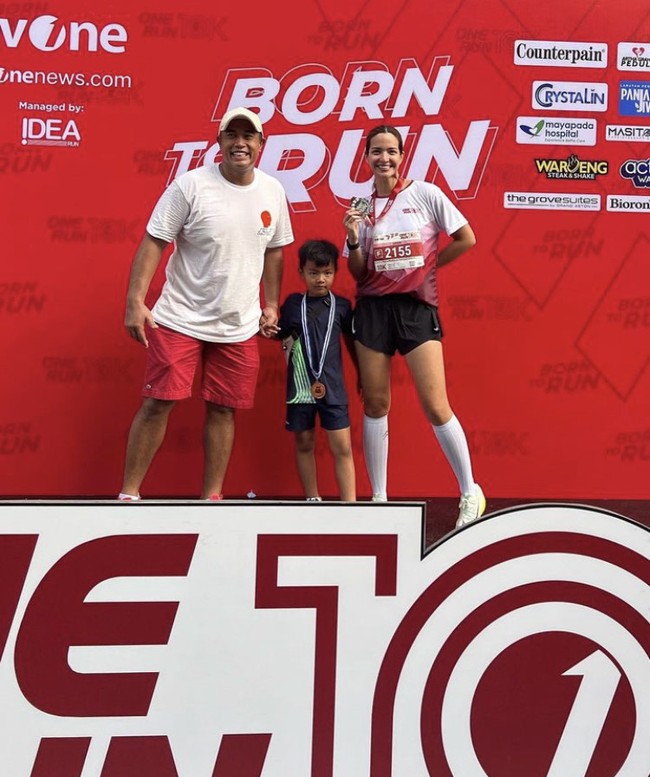 “Nia sekarang udah bagus banget badannya, makin cantik. Hidup sehat aja ya mulai sekarang,” komentar netizen di salah satu unggahan Nia Ramadhani saat bermain tenis. Foto: Dok. Instagram Nia Ramadhani