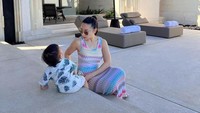 Menjadi ibu bukan tugas yang mudah untuk Nikita Willy. Usai memiliki anak pertamanya, ia mengaku lebih sensitif dengan komentar netizen di media sosial. Foto: Instagram/nikitawillyofficial94