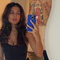 Claire Grossman diketahui berprofesi sebagai model. Perempuan — tahun ini berasal dari Amerika Serikat dan tinggal di New York City. (Foto: Instagram/@clairegrossman)