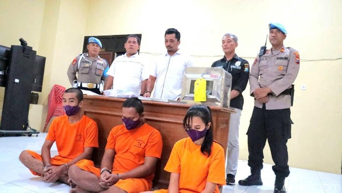 Perempuan pembuat kue campur pil koplo di Lapas Kediri Kota saat ditangkap