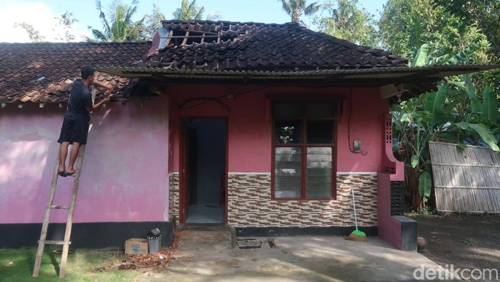 Potret kerusakan rumah akibat gempa di Bantul, Sabtu (1/7/2023).