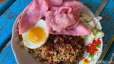 Sedapnya Nasi Goreng Rendang dan Balado Minang yang Pedas Gurih
