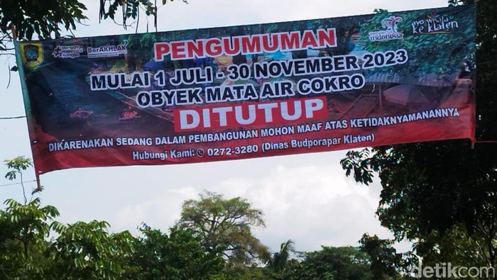 Spanduk pengumuman Umbul Cokro Klaten tutup hingga 30 November 2023. Spanduk ini diunggah Sabtu 1 Juli 2023.