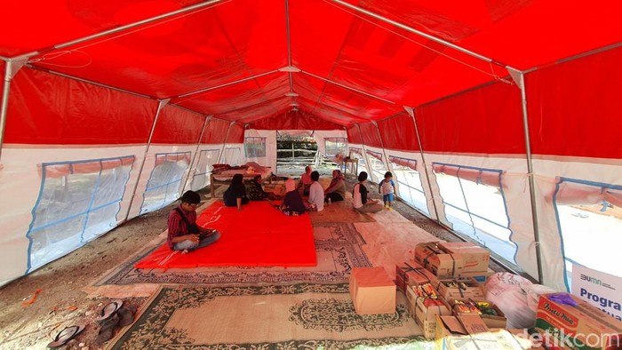 Tenda darurat di Kalurahan Pacarejo, Kapanewon Semanu, Kabupaten Gunungkidul, Sabtu (1/7/2023).
