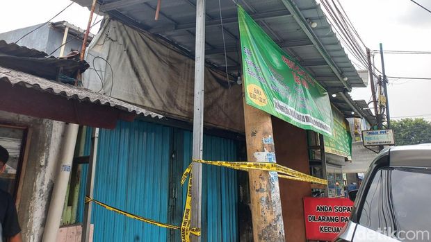 Warung sat 'Mas Wid' TKP ayah dibunuh anak di Bekasi