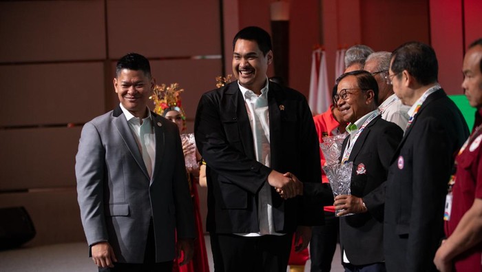 Wushu dapat penghargaan dari KOI.