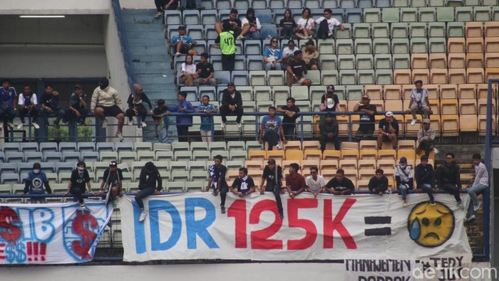 Aksi Bobotoh Walkout Warnai Hasil Imbang Persib Vs Madura United