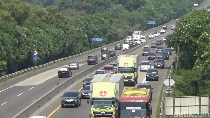 Arus Balik, Tol Cipularang Padat, 359 Ribu Kendaraan Sudah Kembali Ke Jabotabek