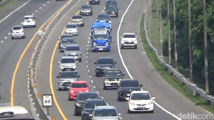 Arus Balik, Tol Cipularang Padat, 359 Ribu Kendaraan Sudah Kembali Ke Jabotabek