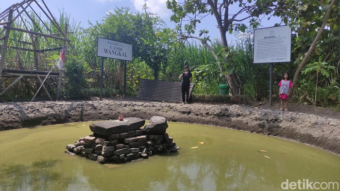 Candi Wangkal di Sidoarjo