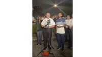 Polisi menerima banyak panggilan setelah pukul 12.30 waktu setempat. Penjabat Komisaris Polisi Baltimore, Richard Worley mengatakan setibanya di lokasi, polisi menemukan seorang wanita tewas dan sembilan orang lainnya terluka akibat tembakan.
