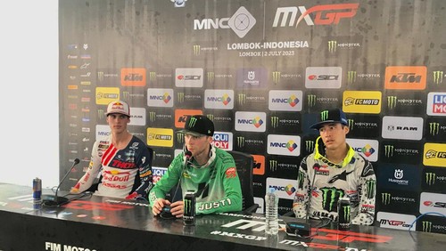 Jawara race 2 MXGP Lombok Romain Febvre saat sesi komferensi pers di Media Center MXGP Lombok pada Minggu (2/7/2023). Foto: Helmy Akbar
