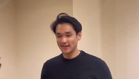 Sebelum mempersiapkan konser tunggal, Afgan sempat berlibur ke luar negeri. Bahkan, Afgan merayakan ulang tahunnya di London. Foto: Instagram @afgan__