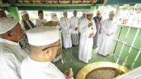 Potret Ribuan Orang Ikut Ziarah Kute Seribu Di Makam Keramat Pulau Bangka