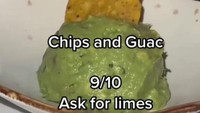 Keripik kentang yang disajikan dengan Guacamole ini disebut oleh penikmatnya punya rasa yang aneh. Guacamolenya yang terlalu kuat justru membuat mual. Foto: Bored Panda