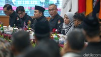 Ketua KPU RI Hasyim Asyari mengatakan sejatinya yang berwenang menetapkan daftar pemilih tetap (DPT) untuk Pemilu 2024 mendatang yakni KPU di tingkat Kabupaten dan Kota. 